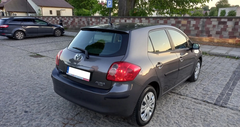 Toyota Auris cena 19900 przebieg: 139970, rok produkcji 2007 z Starachowice małe 137